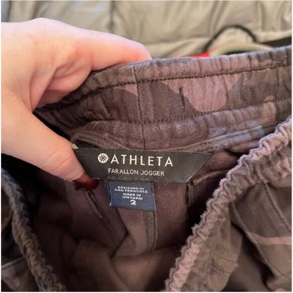Athleta Camo Farallon Drawstring Jogger Pants - Picture 7 of 8